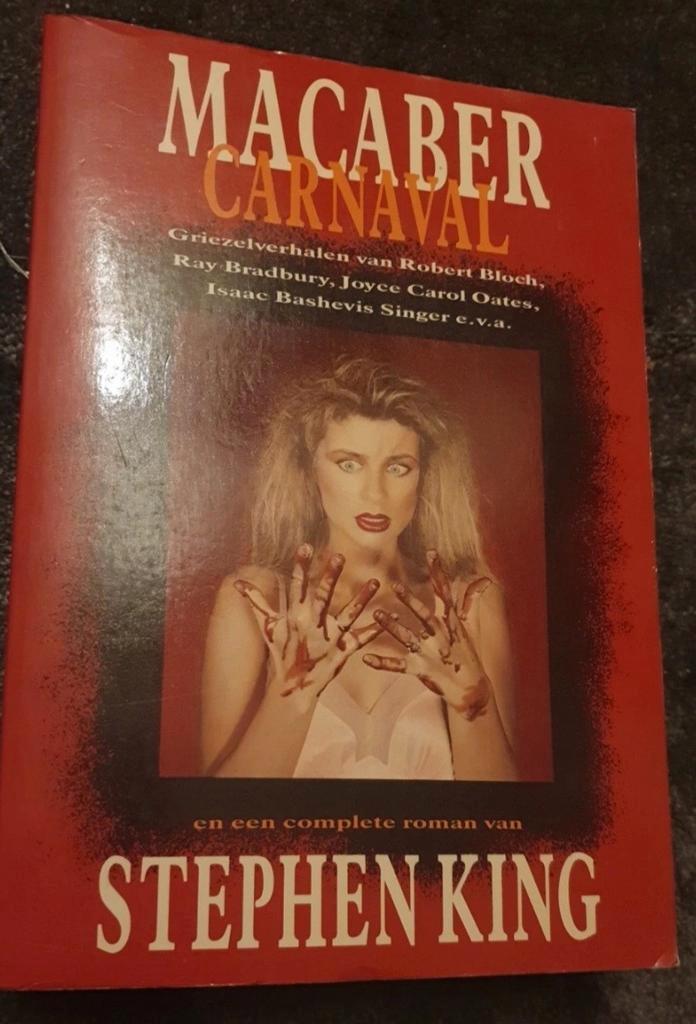 Macaber Carnaval - Griezelverhalen & Stephen King roman, Boeken, Thrillers, Gelezen, Europa overig, Ophalen of Verzenden