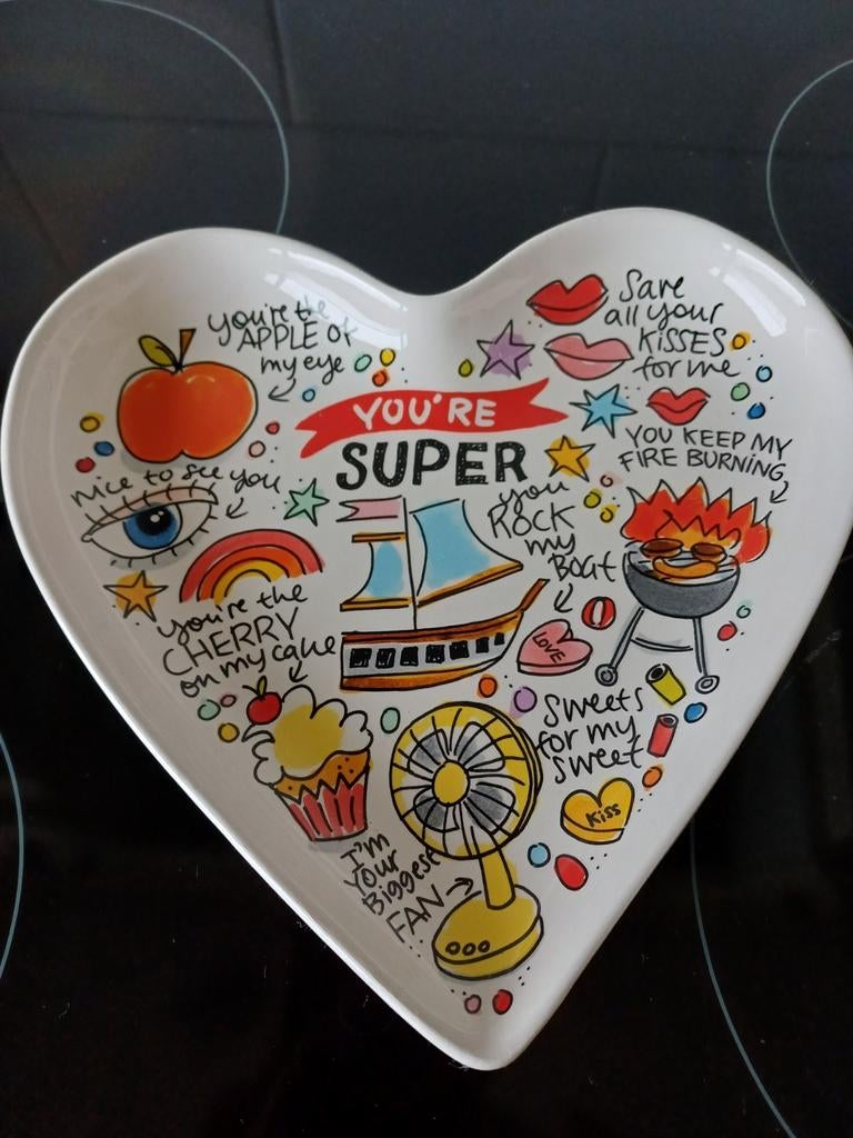 Blond hartvormig schaaltje, Porselein of Keramiek, Schaal, Ophalen of Verzenden, Zo goed als nieuw