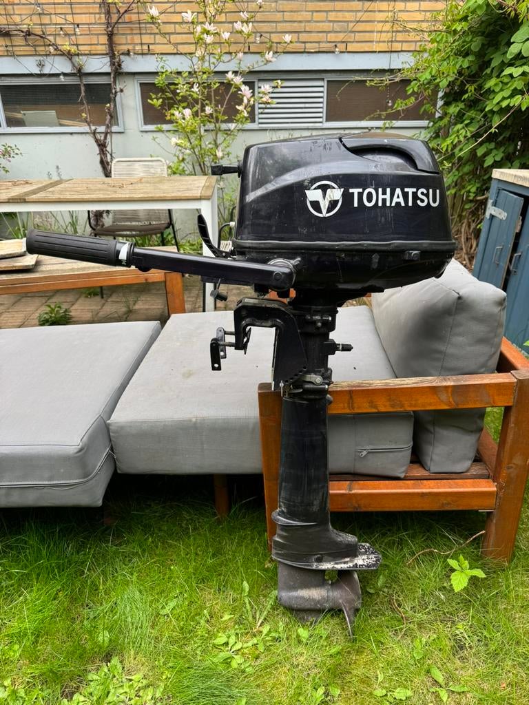 Tohatsu 6pk buitenboordmotor incl. 12L tank, Ophalen, 5 tot 10 pk, Zo goed als nieuw, Buitenboordmotor