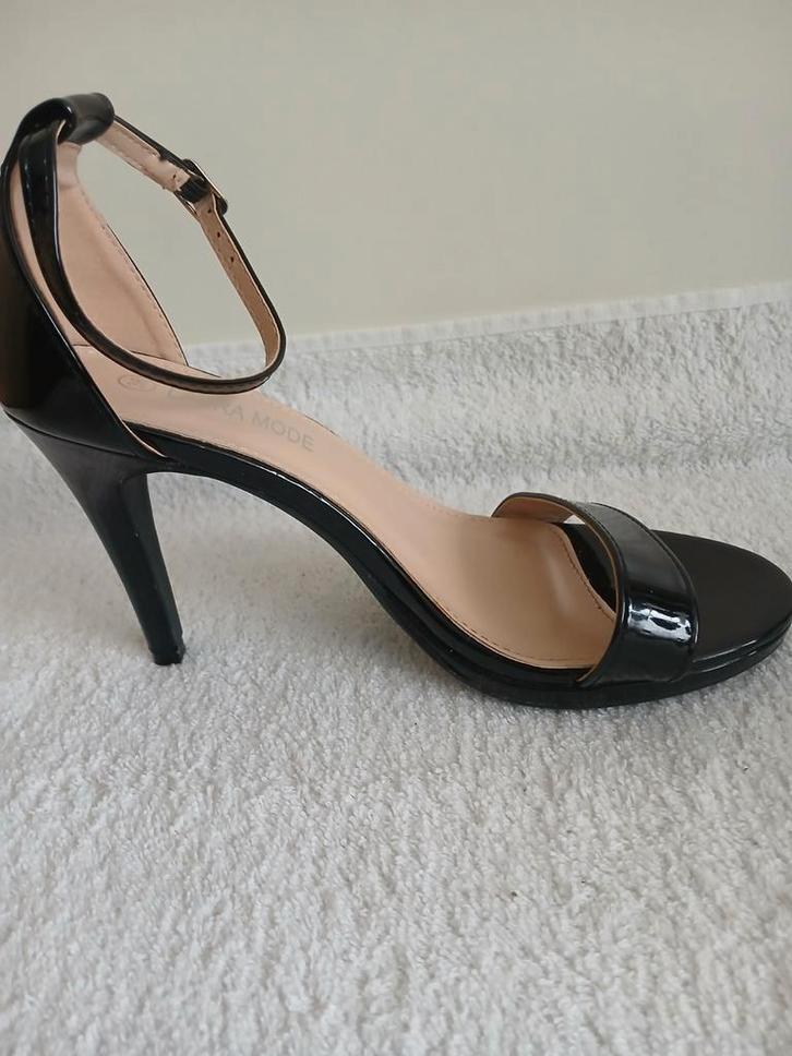 Zwarte open hakken, Kleding | Dames, Schoenen, Nieuw, Zwart, Ophalen of Verzenden