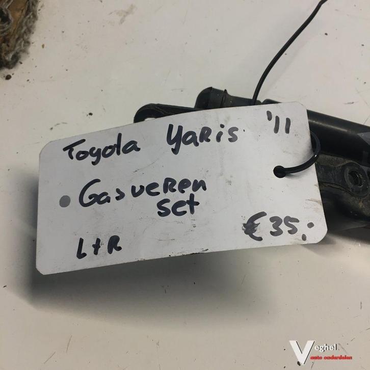 Toyota Yaris 2011 Gasveren set achterklep, Auto-onderdelen, Carrosserie en Plaatwerk, Gebruikt, Ophalen of Verzenden
