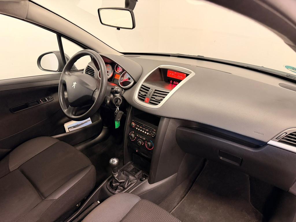 Peugeot 207 1.4 VTi Style, Auto's, Peugeot, Voorwielaandrijving, Euro 5, Stof, Gebruikt
