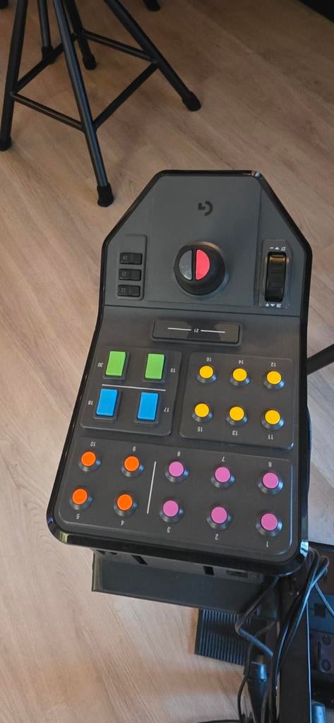 Logitech Farm Simulator Stuur, Pedalen en Controller, Ophalen, 1 speler, Zo goed als nieuw, Vanaf 3 jaar