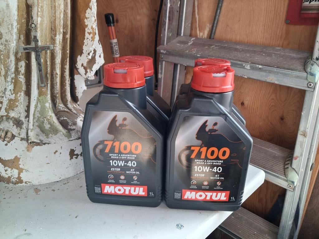 Motul 7100 4T 10W-40 Motorolie - 4x 1 Liter, Ophalen of Verzenden