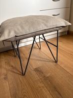 Grijs krukje , poefje of voetenbankje, Huis en Inrichting, Banken | Voetenbanken en Poefen, Ophalen, Overige materialen, Minder dan 50 cm