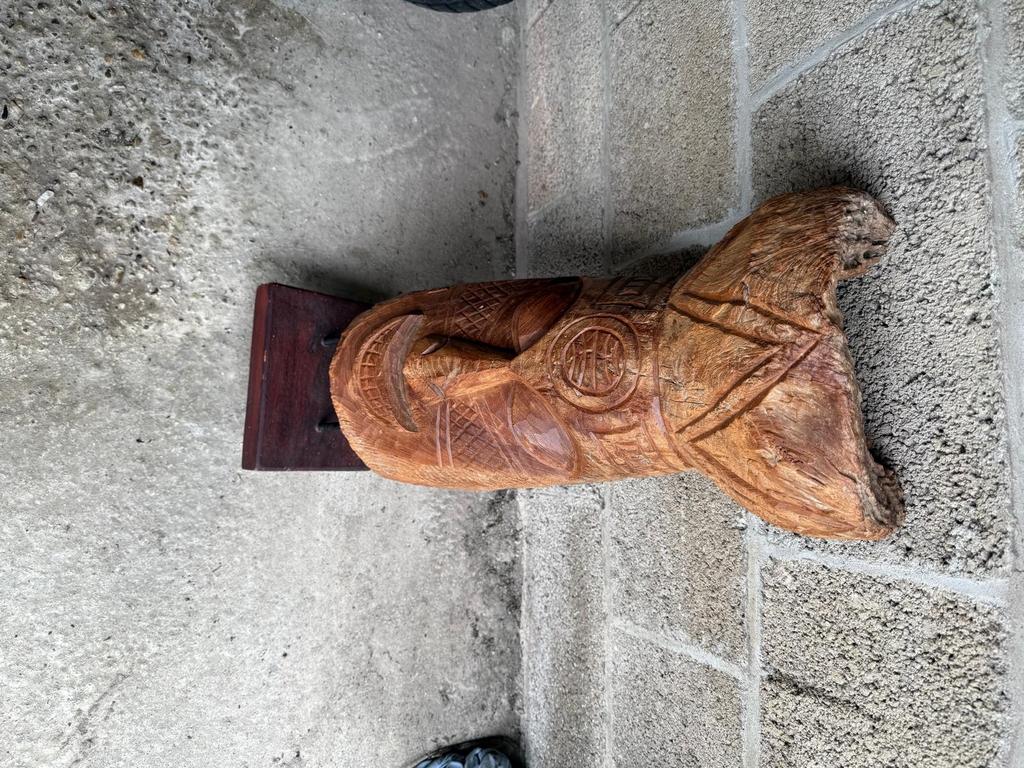 Masker | Afrikaans houtsnijwerk uit boomstam gesneden kunst, Antiek en Kunst, Kunst | Beelden en Houtsnijwerken, Ophalen, Houtsnijwerk