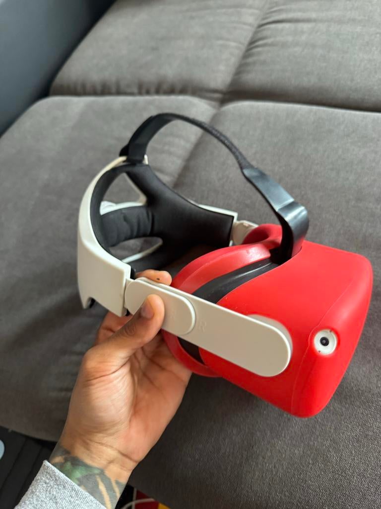 Oculus Quest 2 VR-bril met controllers, Spelcomputers en Games, Virtual Reality, Ophalen of Verzenden, Zo goed als nieuw, VR-bril