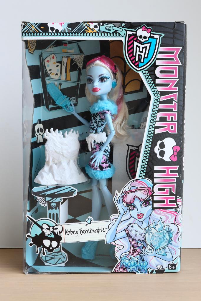 Monster High Abbey Bominable - Art Class #BDF13 (NRFB), Verzamelen, Poppen, Nieuw, Fashion Doll, Ophalen of Verzenden