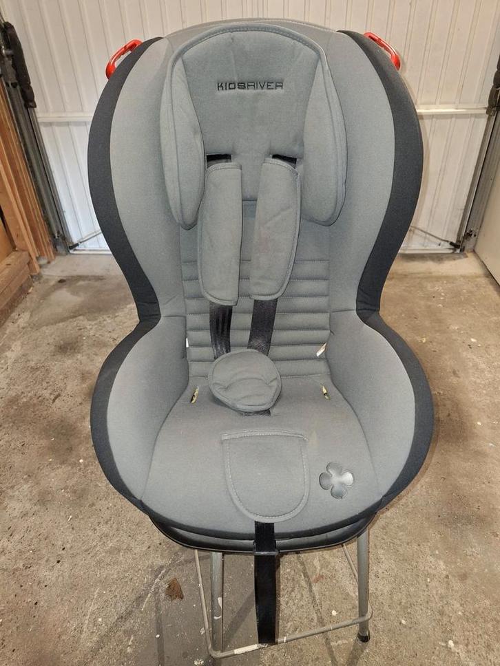 Autostoel  Evi KidsRiver Grijs. 9-25kg, Kinderen en Baby's, Autostoeltjes, Overige merken, Autogordel, Ophalen of Verzenden