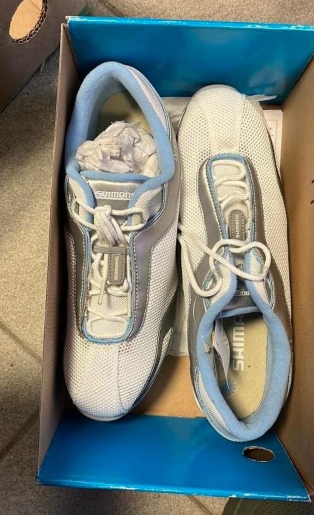 Shimano fietsschoenen dames maat 44 (valt als 43) en shirt, Overige merken, Nieuw, Ophalen of Verzenden, Minder dan 47 cm