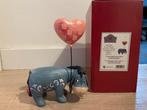 Disney Traditions Jim Shore eeyore met hartjesballon, Verzamelen, Disney, Ophalen of Verzenden, Winnie de Poeh of vrienden, Zo goed als nieuw