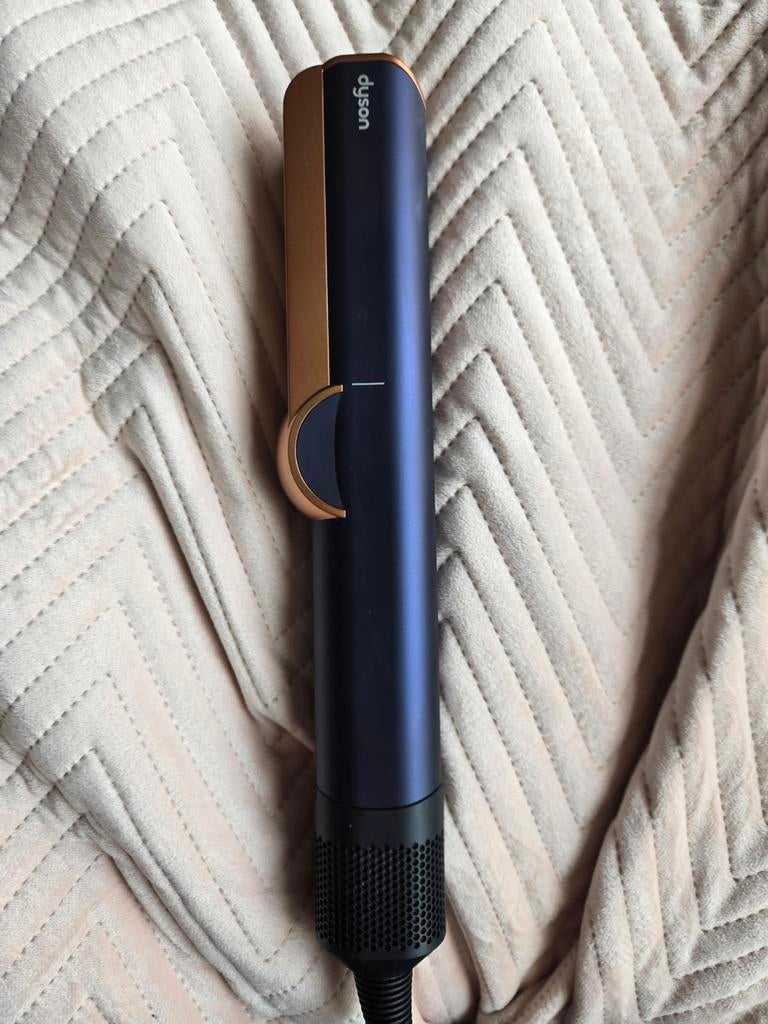 Dyson Airstrait - Zo goed als nieuw, Sieraden, Tassen en Uiterlijk, Uiterlijk | Haarverzorging, Ophalen of Verzenden, Zo goed als nieuw