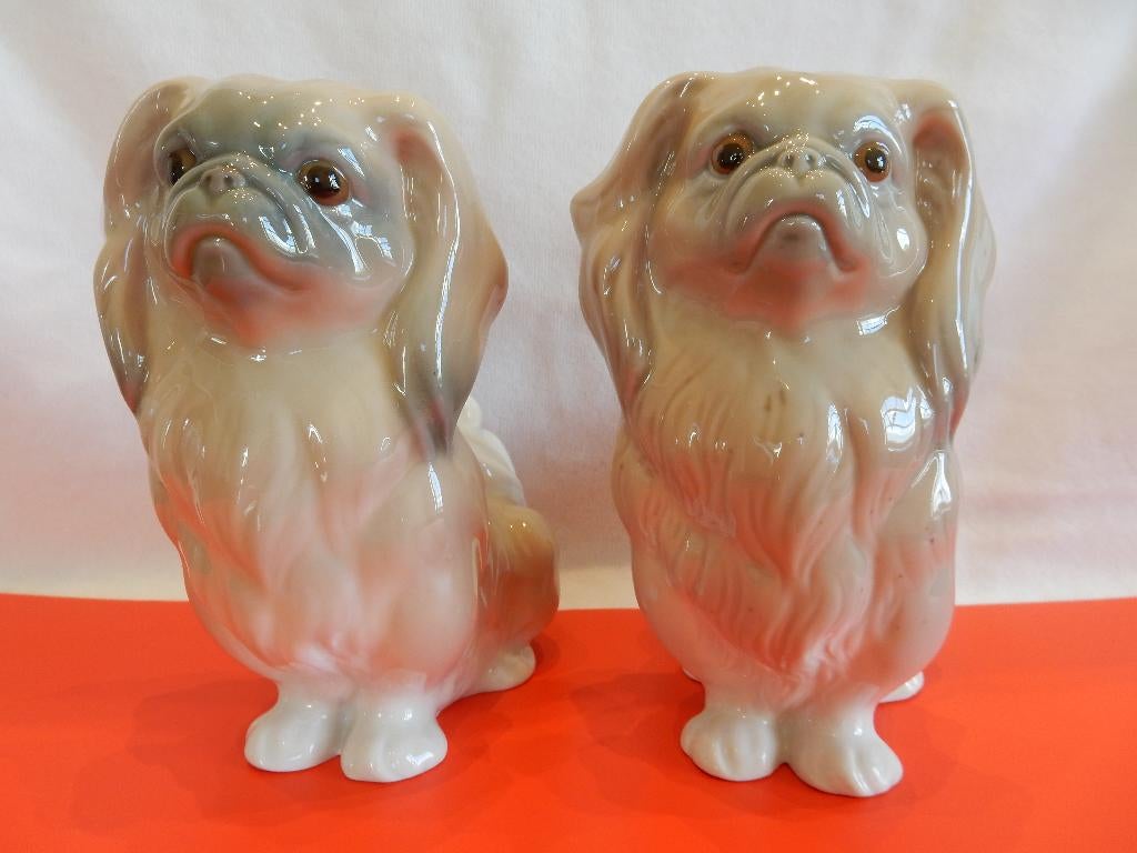 Lladro porselein 2 pekinezen in nieuwstaat, Ophalen of Verzenden, Nieuw, Dier