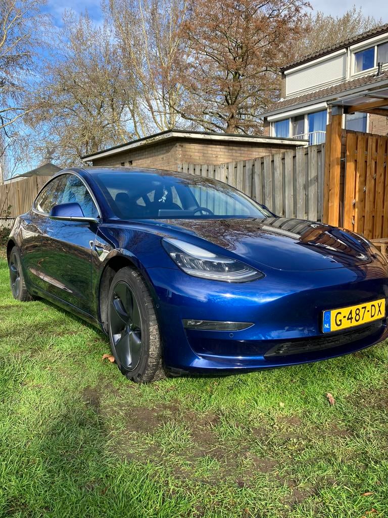 Tesla Model 3 2019 Long Range 2e eigenaar, Auto's, Automaat, 1831 kg, Blauw, Origineel Nederlands