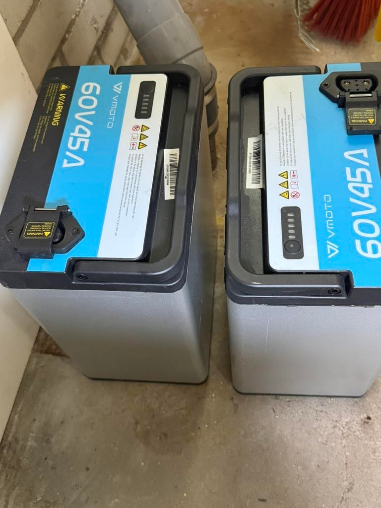 2 originele accu’s voor Super Soco - zo goed als nieuw, Ophalen, Zo goed als nieuw, Overige typen