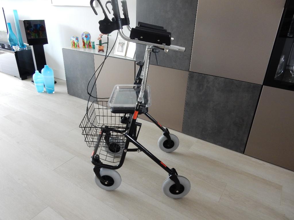 Premiss Provo rollator met armsteunen, Ophalen, Opvouwbaar, Zo goed als nieuw