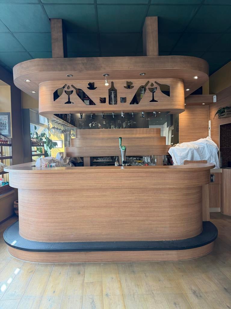 Houten bar en toonbank, Ophalen, Zo goed als nieuw