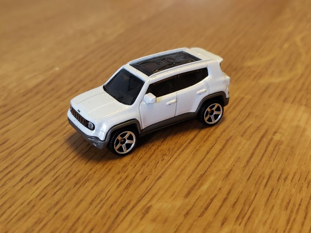 Matchbox JEEP Renegade WIT, Hobby en Vrije tijd, Ophalen of Verzenden, Zo goed als nieuw, Auto