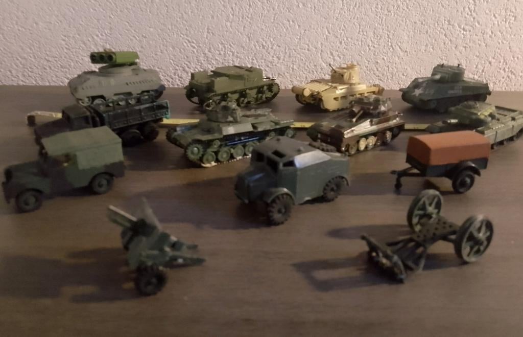 MODELBOUW VOERTUIGEN DIVERSE, Overige merken, Gebruikt, 1:50 of kleiner, Overige typen