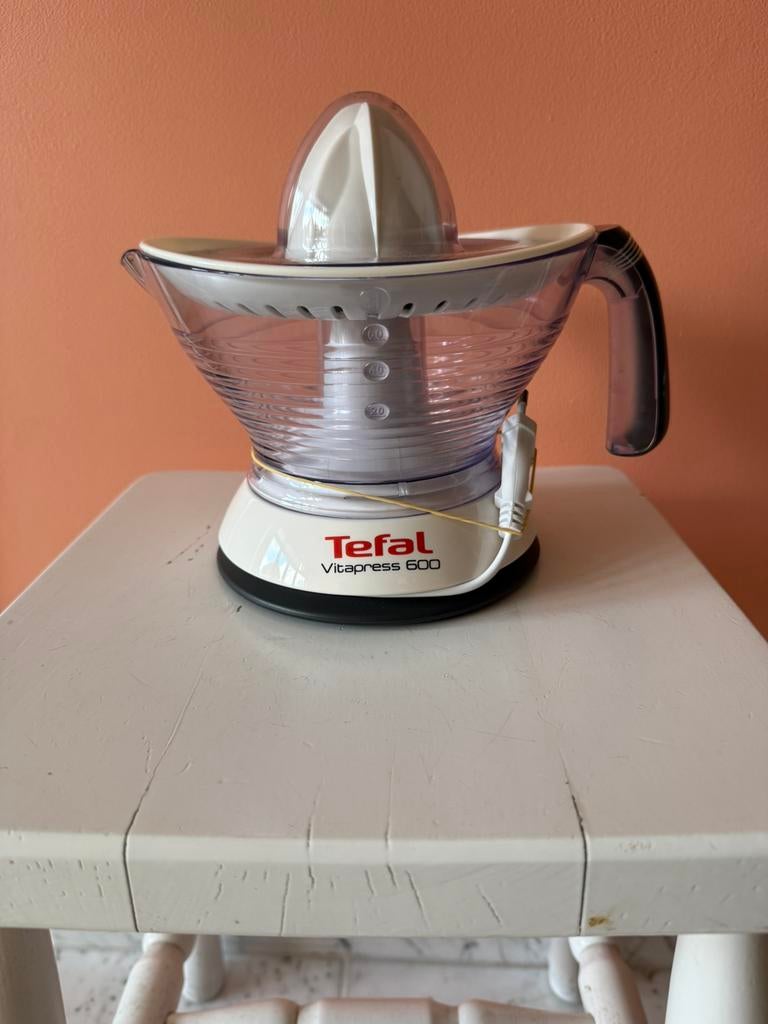 Tefal Vitapress 600 citruspers 0,6L, Ophalen of Verzenden, Zo goed als nieuw, Citruspers