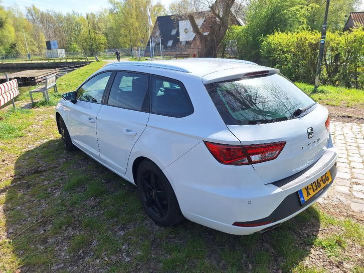 Seat Leon 1.8 TSI 180PK Dsg-7 2015 Wit, Auto's, Seat, Particulier, Leon, ABS, Airbags, Airconditioning, Android Auto, Apple Carplay