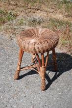 Rieten kruk vintage, Huis en Inrichting, Ophalen, Overige materialen, Zo goed als nieuw, Nvt