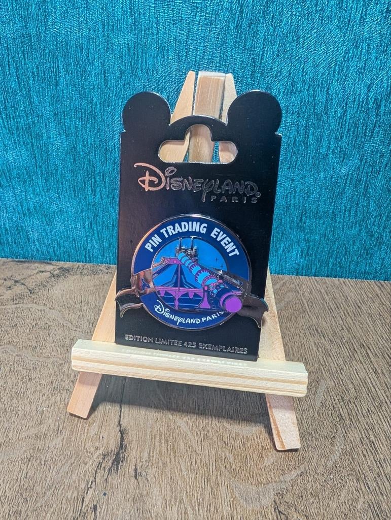 Disney Pin Trading event Hyper space Mountain LE425, Ophalen of Verzenden, Overige figuren, Nieuw, Beeldje of Figuurtje