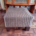 Vintage rotan voetenbankje 44x44 cm, Huis en Inrichting, Banken | Voetenbanken en Poefen, Ophalen, Rechthoekig, Minder dan 50 cm