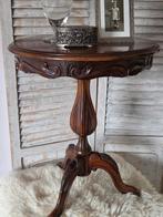 Mooi bewerkt oud rond tafeltje bijzettafel, Ophalen