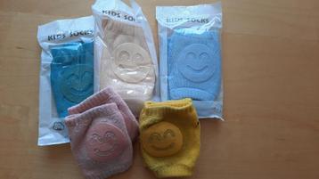 5 paar kniebeschermers voor baby's beschikbaar voor biedingen