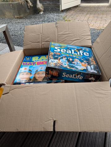 Volle verhuisdoos met bordspellen volwassenen en kinderen  beschikbaar voor biedingen