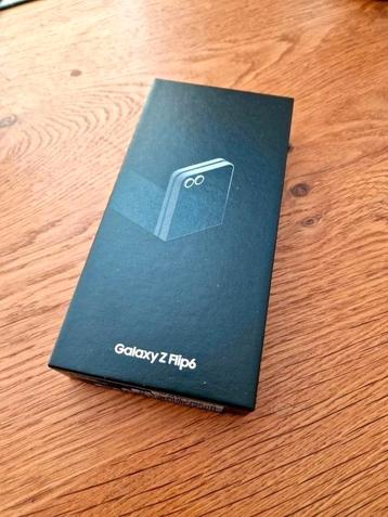 Samsung Galaxy Z Flip6 256GB - Zilver - Nieuw beschikbaar voor biedingen