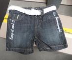 korte stoere meisjes  spijkerbroek met witte riem, maat: 104, Broek, Gebruikt, Meisje, Europa kids