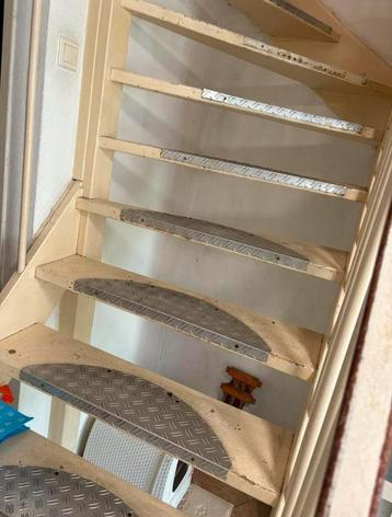 trapdelen  traanplaat beschikbaar voor biedingen