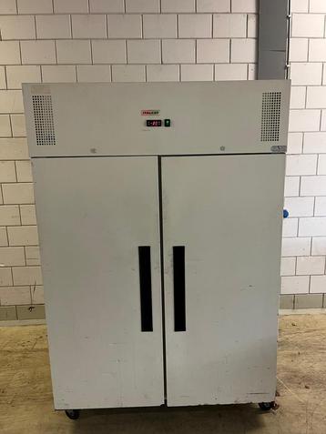 Grote Horeca Koelkast - 133x81x200cm beschikbaar voor biedingen