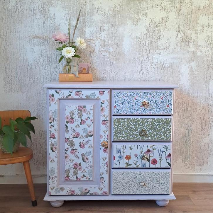 Fleurig kastje, Kinderen en Baby's, Kinderkamer | Commodes en Kasten, Zo goed als nieuw, Minder dan 90 cm, Minder dan 75 cm, Minder dan 50 cm