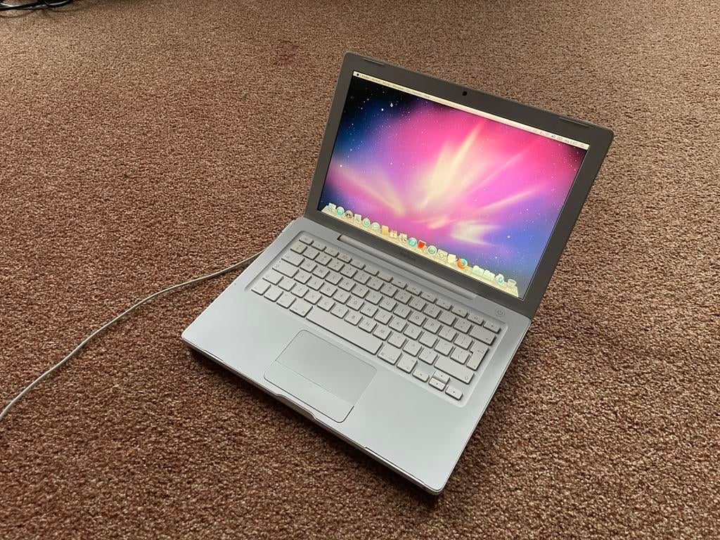 Apple MacBook A118 White – 2.4 GHz – SSD 240GB – OS X 10.6.8, Computers en Software, Apple Macbooks, Gebruikt, MacBook, 13 inch
