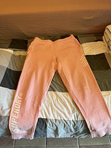 Superdry joggingbroek roze maat L beschikbaar voor biedingen