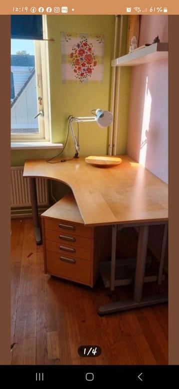 Ikea werkplek, bureau in hoogte verstelbaar  beschikbaar voor biedingen
