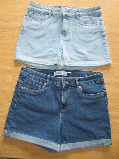 Twee korte broeken Vero Moda maat S / M. Nieuw!, Kleding | Dames, Broeken en Pantalons, Nieuw, Maat 36 (S), Blauw, Kort, Ophalen