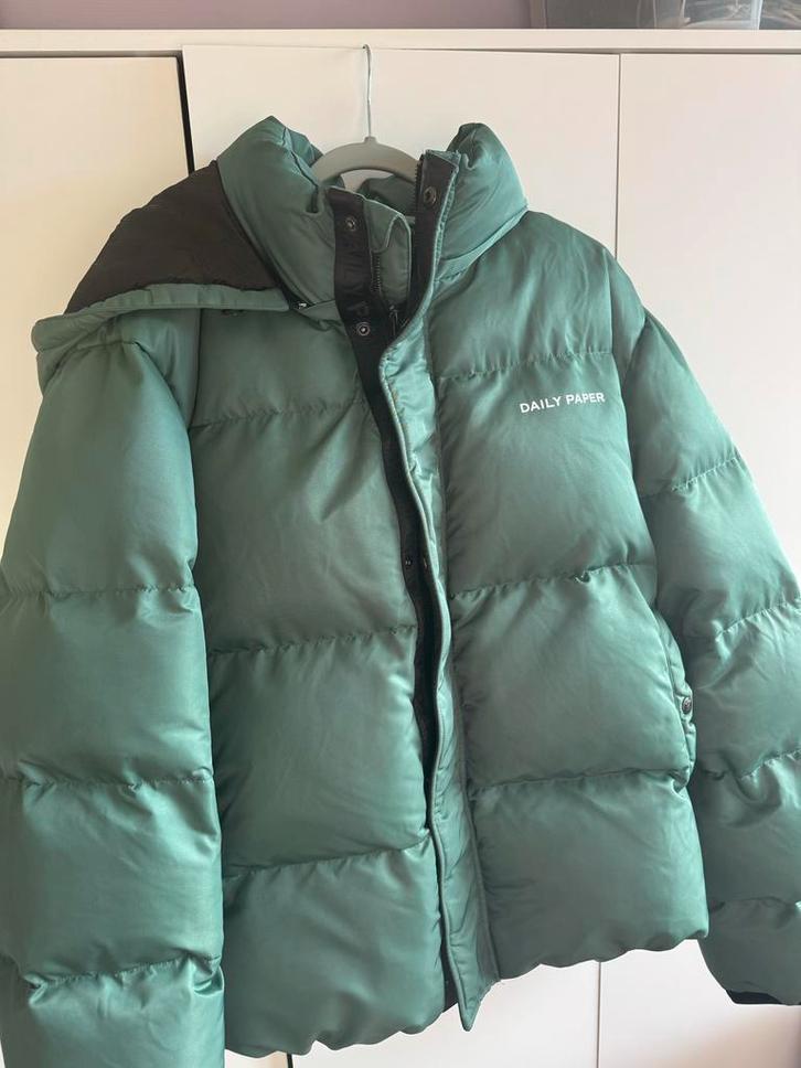 Daily Paper Donsjas - Zo goed als nieuw!, Kleding | Heren, Mutsen, Sjaals en Handschoenen, Zo goed als nieuw, Muts, Overige maten