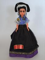 Klederdracht popje uit de Auvergne Frankrijk, Ophalen of Verzenden, Nieuw, Pop