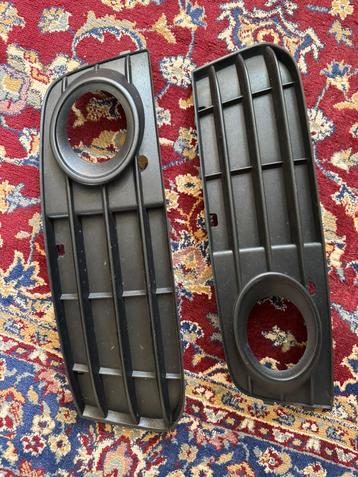 Audi A4 - side grill bumper - 8K0807681 B8 beschikbaar voor biedingen