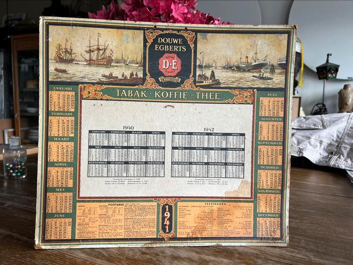OUDE KALENDER KARTON DOUWE EGBERTS JAREN 40, Verzamelen, Merken en Reclamevoorwerpen, Gebruikt, Reclamebord, Ophalen