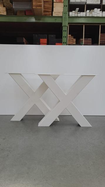 Witte X-tafelpoten – set van 2 beschikbaar voor biedingen