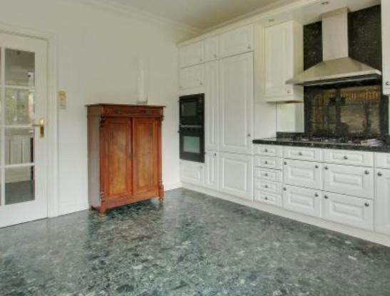 Antieke houten buikkast kast meidenkast in zeer goede staat!, Antiek en Kunst, Antiek | Meubels | Kasten, Ophalen