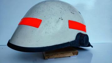 oude Brandweerhelm beschikbaar voor biedingen