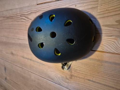 Zikh H1 helm voor zeilen , windsurfen en kiten., Watersport en Boten, Kitesurfen, Zo goed als nieuw, Geen board, Ophalen of Verzenden