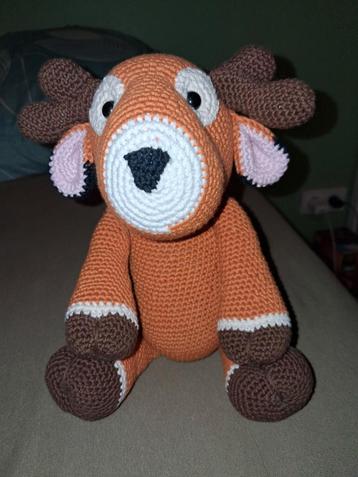 Leuk rendier gehaakt beschikbaar voor biedingen