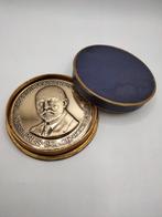 Penning brons Emil von Behring nobelprijs1901 hoechst pharma, Verzenden, Brons